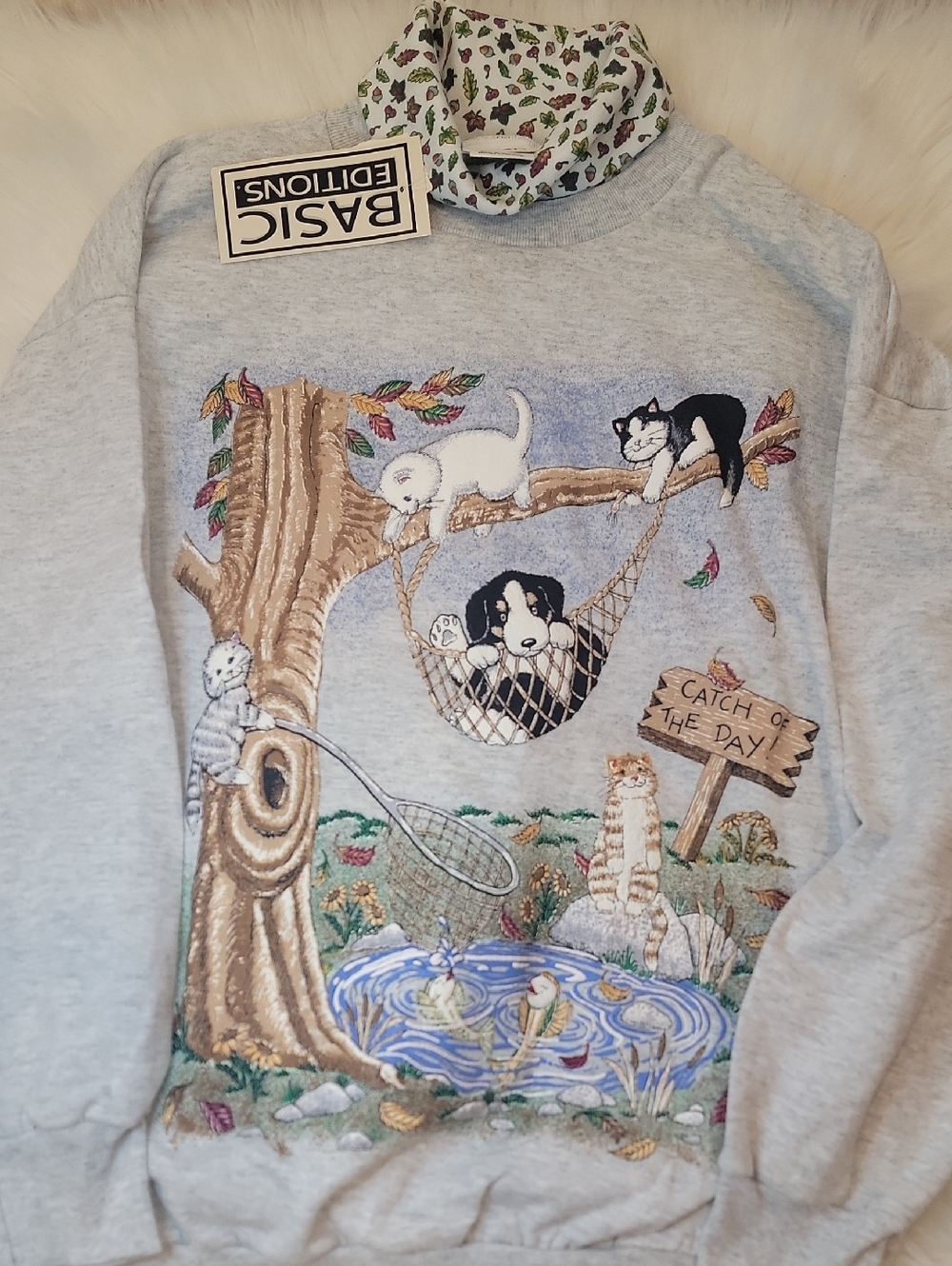 NWT Vintage K-Mart Basic Editions Light Gray Sweatshirt Turtleneck-Cat Scene. M